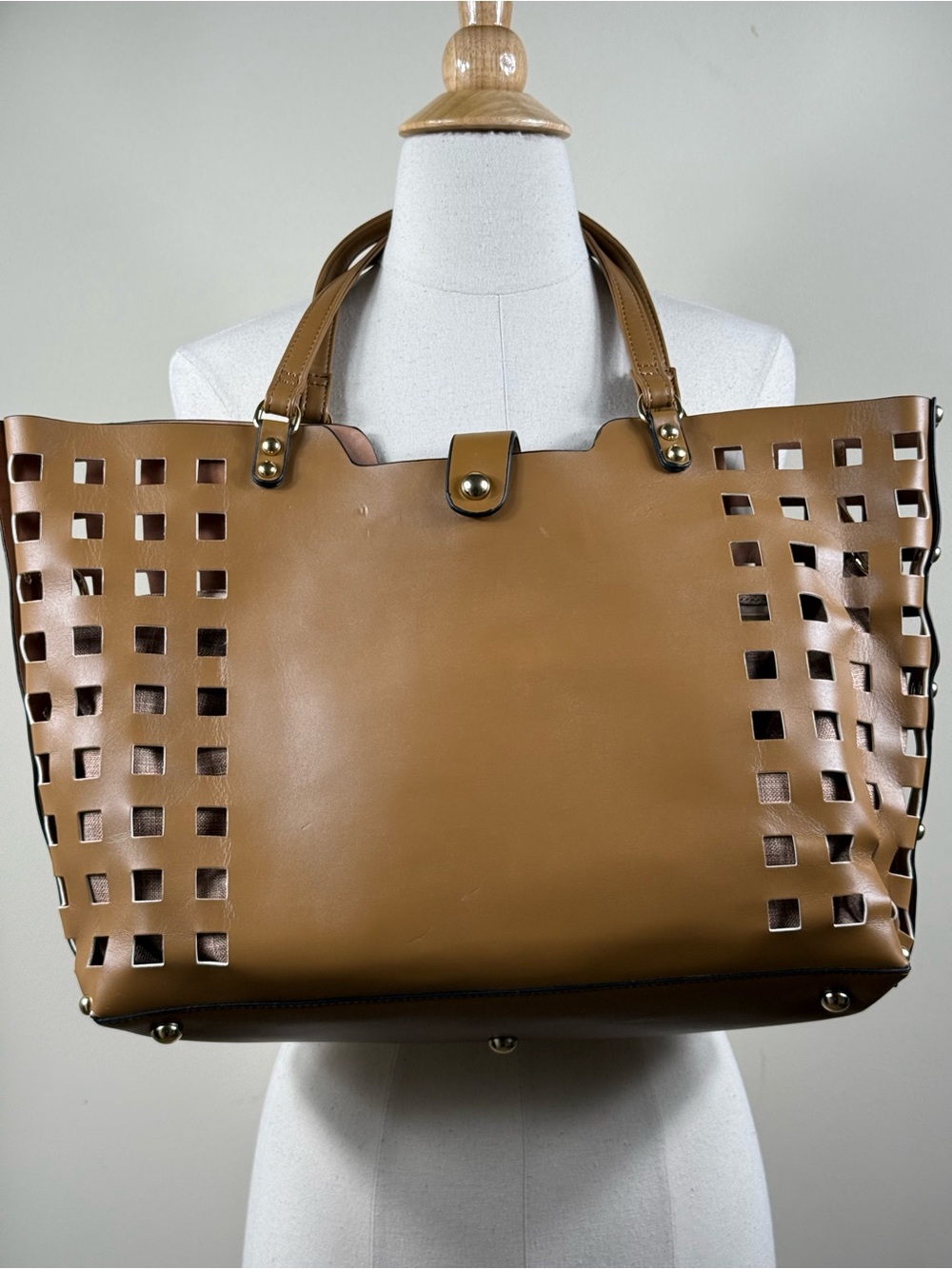 Divarese Tan Leather Perforated Tote Large NWOT